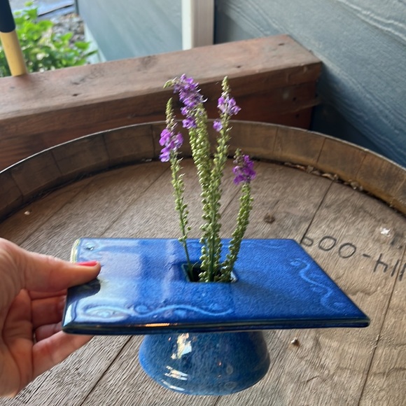 Charming modern cobalt blue flower pottery vase with built-in flower frog. - Picture 5 of 12